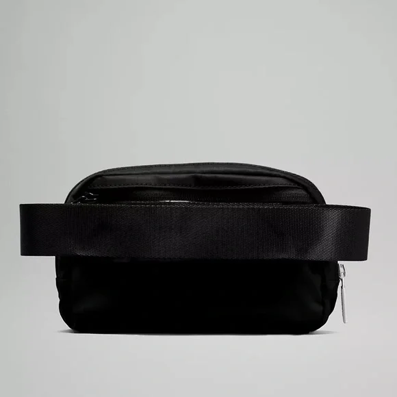 NWT [Lululemon] Everywhere Belt Bag in Black 🖤 - Picture 5 of 9